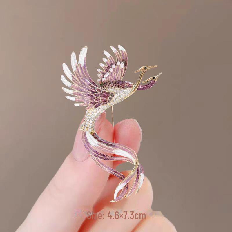 Exquisite Phoenix Laiyi Brooch: Luxurious Chinese-Inspired Fashion for Women, Perfect for Coats and Cardigans.