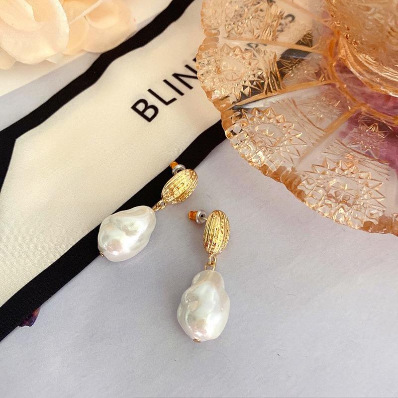 Elegant Pearl Vinteage Women Girls Pearl Dangle Earrings Fashion Baroque Exquissite Ear Rings Lady Classic Drop Earring Jewelry