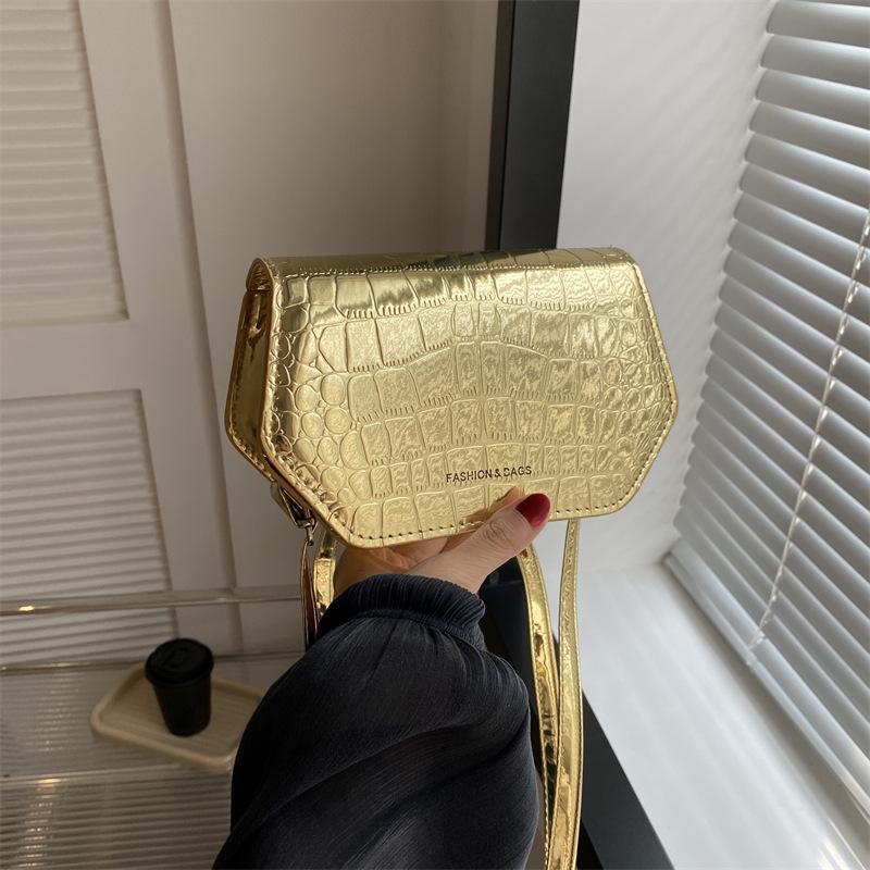 Small bag women's autumn 2024 new Korean version trendy fashion shoulder bag simple casual foreign style messenger small square bag