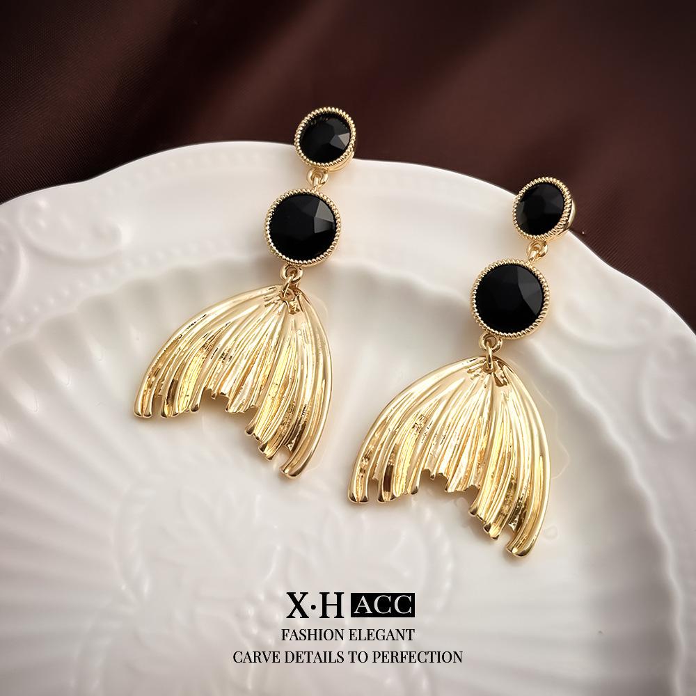 Elegant Gold-Plated Black Zircon Stud Earrings - Niche Design for a Luxurious Fashion Statement