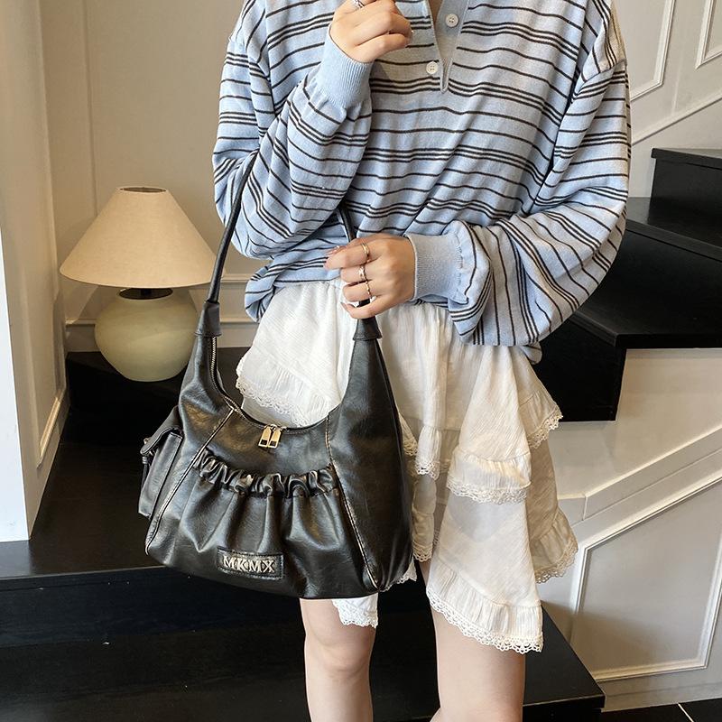 Retro underarm bag women's 2025 new trendy Maillard pleated baguette bag versatile large-capacity handbag