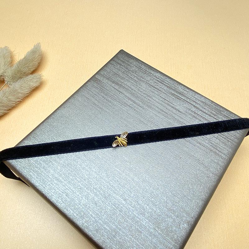 S925 Silver & Gold Bee Necklace: Versatile Korean-Style Clavicle Chain & Black Choker.