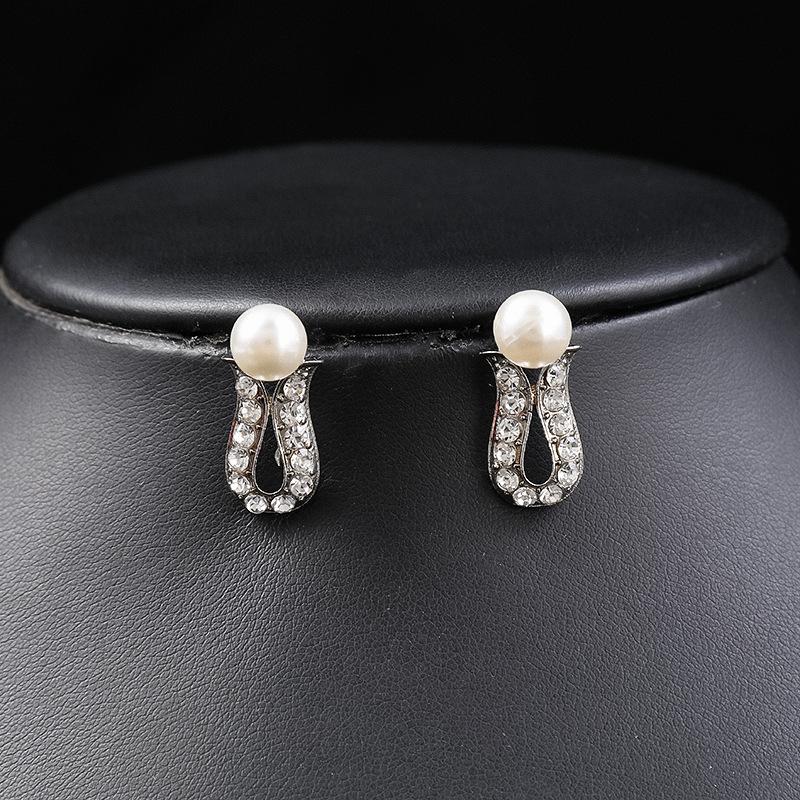 Personalized Pearl Necklace Earrings Set Women's Fashion Temperament Explosive Alloy Electroplating Bridal Dress Accessories