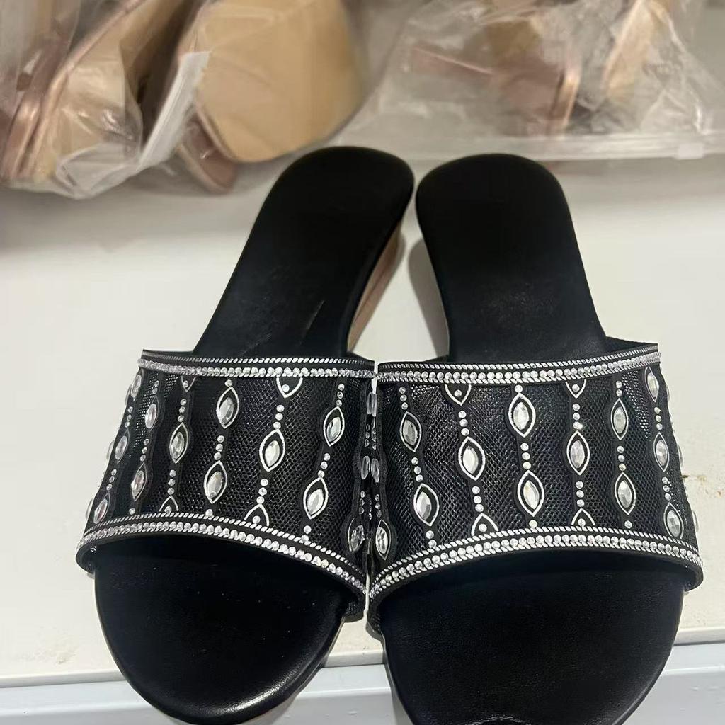 Slippers Women's Summer Outdoor Wear New Casual and Versatile Women's Sandals