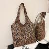 Large Capacity Gentle Women's Tote Bag In Chic Leopard Print For Autumn Fashion