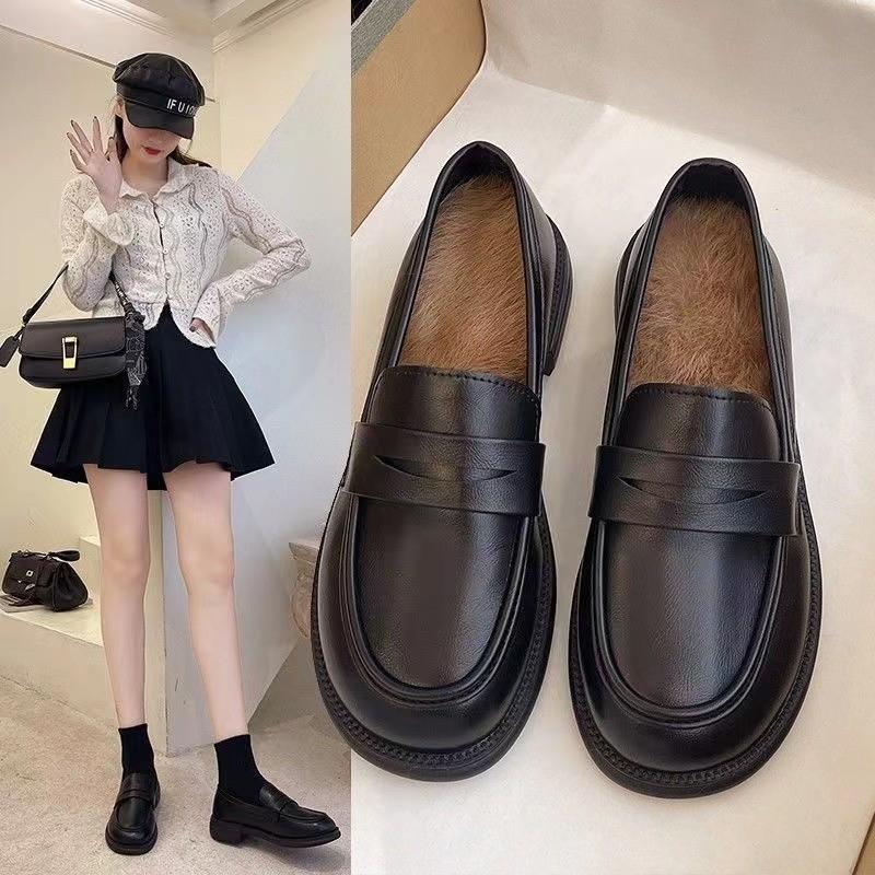 Small Leather Shoes Women's British Style Women's Shoes Spring 2025 New Black Giant Comfortable Flat Single Shoes Soft Leather Loafers