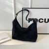 Borse a tracolla casual con cerniera in nylon PU con filo da cucito, nuove, versatili, di alta qualità, per la semplicità dei giovani