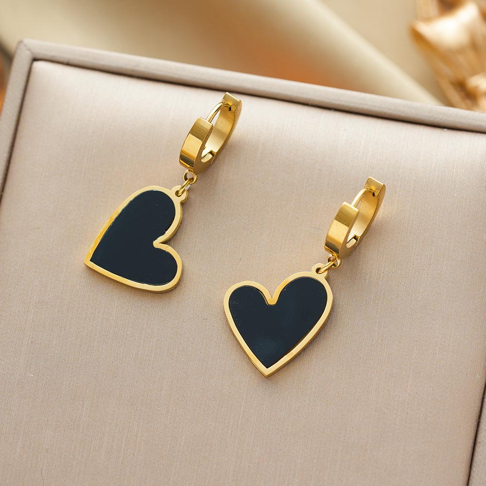 Loving Heart Mother Of Pearl Titanium Steel Necklace Women Simple Elegant Pendant Jewelry Luxury Minimalist