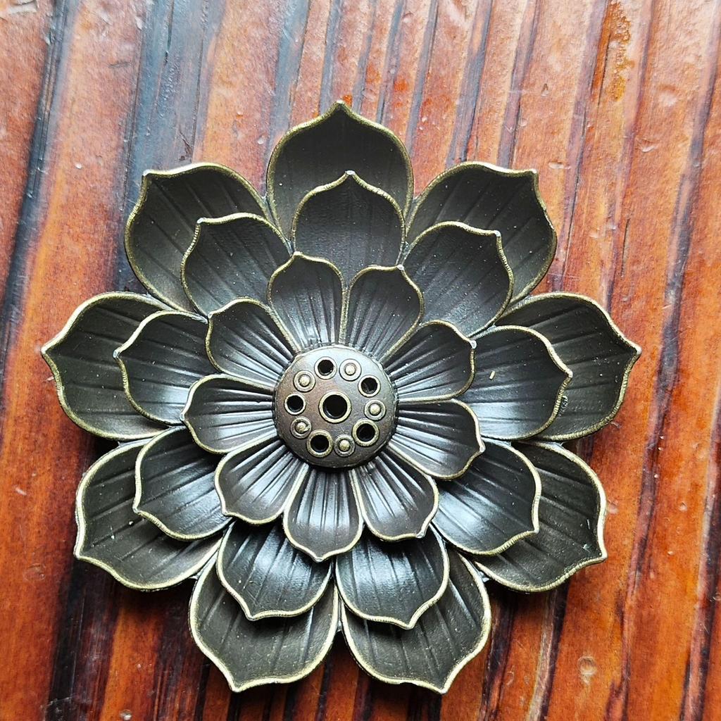 Lotus Alloy Multi-Hole Incense Holder and Burner for Aromatherapy