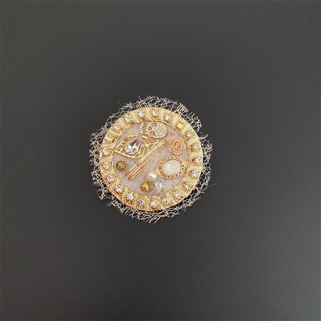 Classic Women Elegant  Number Pearl Crystal Brooch Badges Chains Tassel Exquisite Vintage Casual Suit Coat Pins Buckle Brooches