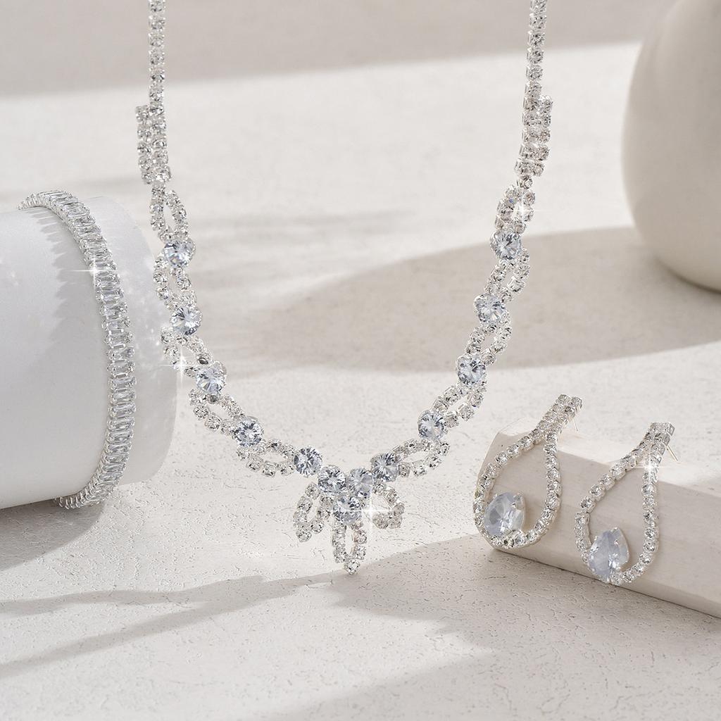 Beliebte Kristall Schlüsselbeinkette Halskette Armband Voll Diamant Armband Ohrringe Halskette Set Frauen