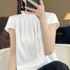 Top T-shirt da donna estiva in seta a collo mezzo alto con design laterale ad orecchio di legno, colore unito, top canottiera a maniche corte