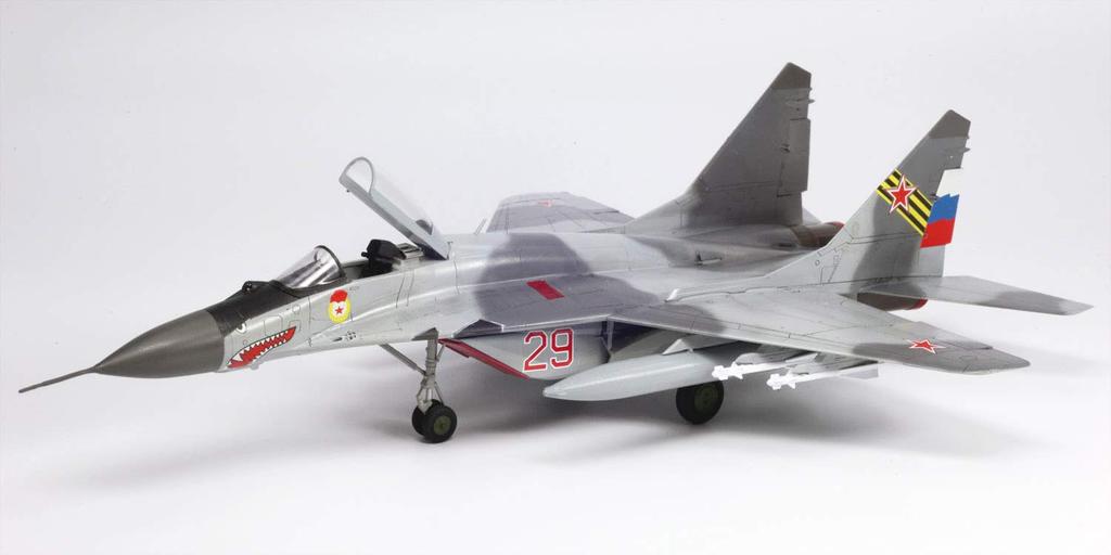 PLATZ Special Selection of Aviation Models Series Fulcrum C Plastic Model 1/72 MiG-29 (9.13) AE-8