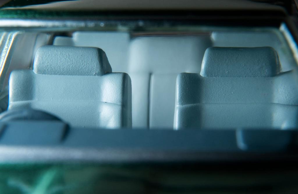 Tomica Limited Vintage Neo Nissan Gloria Sedan 200E GL Green 79 Year Finished Product 1/64 LV-N286a