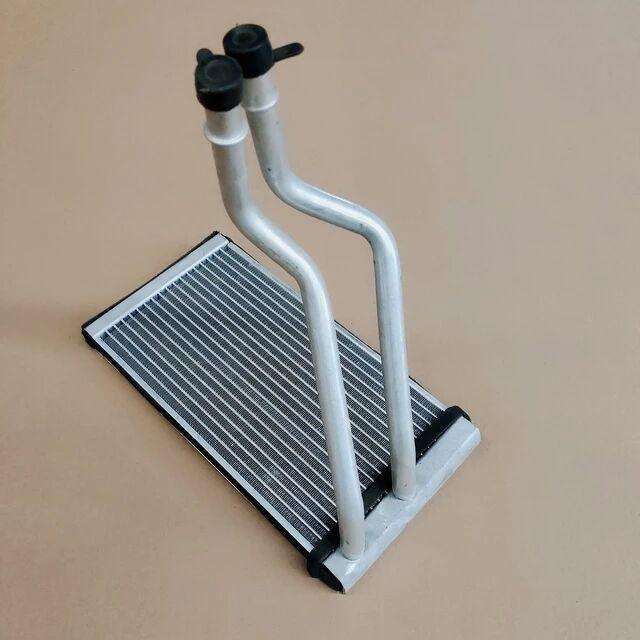 Высококачественный блок отопителя Теплый воздух Блок бака для воды Радиатор отопителя для автомобиля JAC S5 Запчасти OE Номер 8126100U1510-50 1 PCS