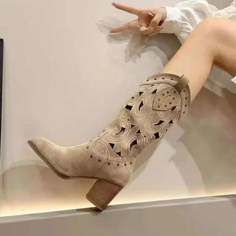 Stivali da Donna a Metà Polpaccio Stile Retrò in Pelle Scamosciata Casual con Tacco Spesso Stivale Ricamo Classico Stivali da Cowboy Occidentali per Donna Stivali con Design Traforato