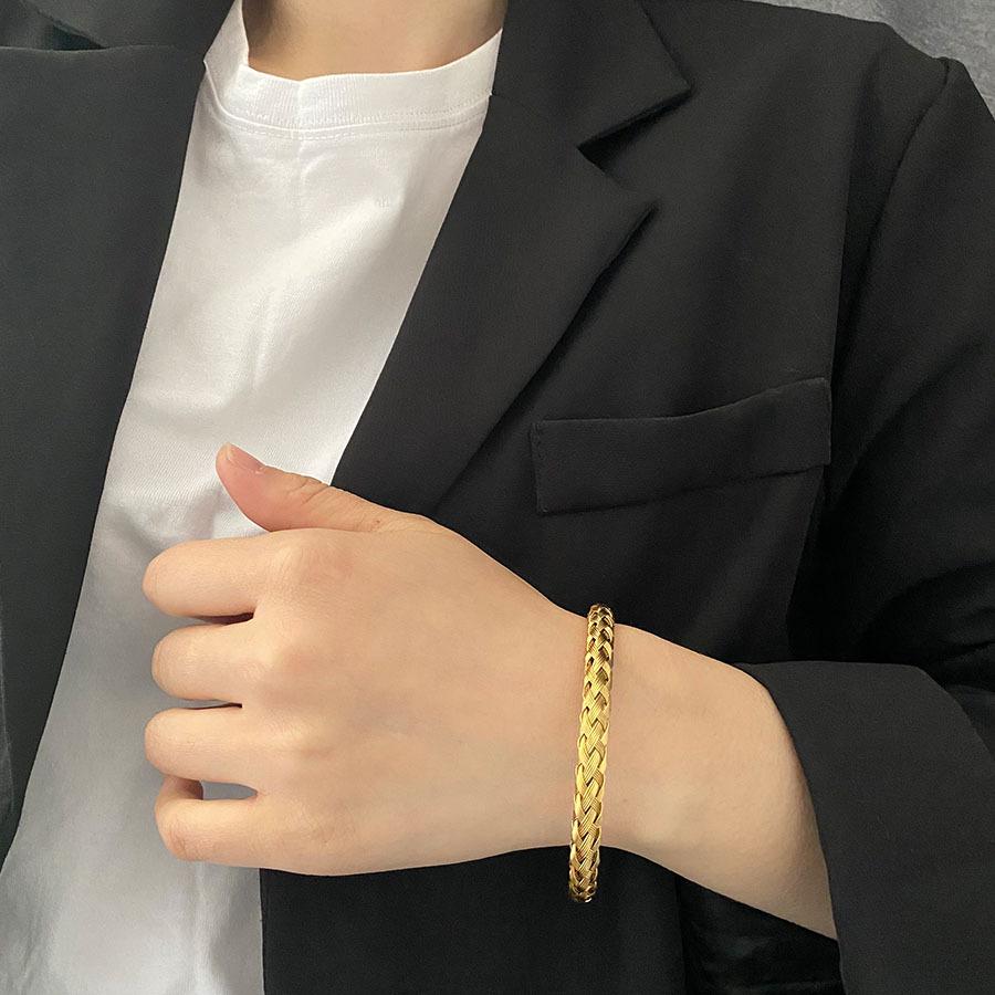 European-American Knitted Titanium Steel Bracelet: Versatile Women's Spring/Summer Jewelry