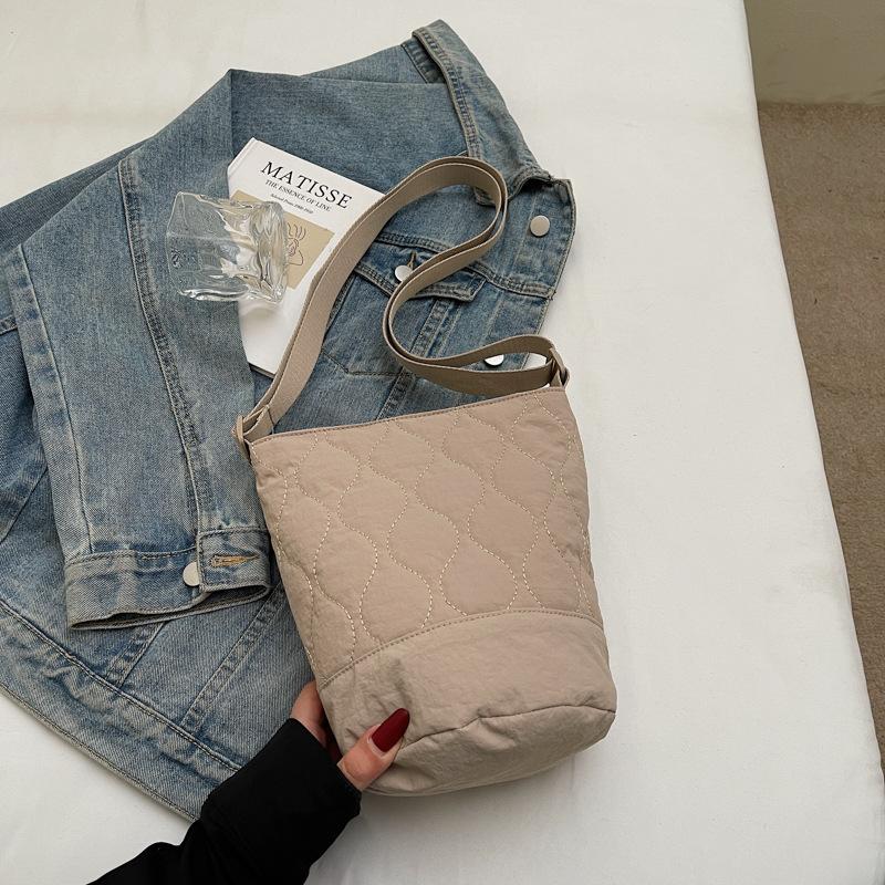 Women's large-capacity bag Women's 2025 new trendy fashion messenger bag niche single shoulder casual foreign style bucket bag