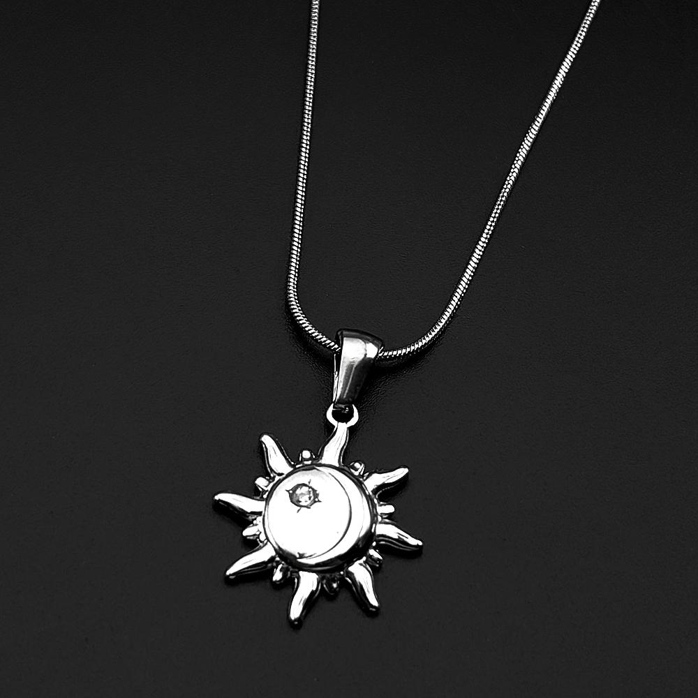 Vintage Chic Sun Moon Pendant Necklace Stainless Steel Rhinestone Gold Color Fashion Jewlery Accessories Women Men Couple Gift