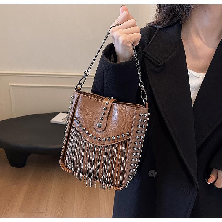 Fashion Pioneer! New Bucket Bag, European and American Locomotive Wind Is Coming