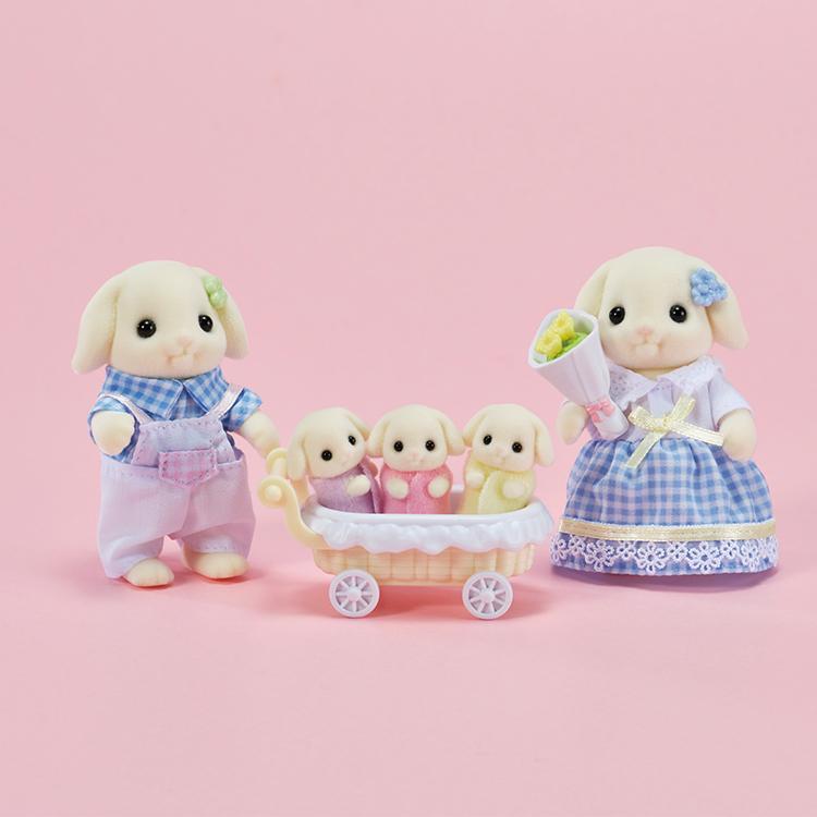 5735 Sylvanian Families Flora Rabbit Family Doll Set