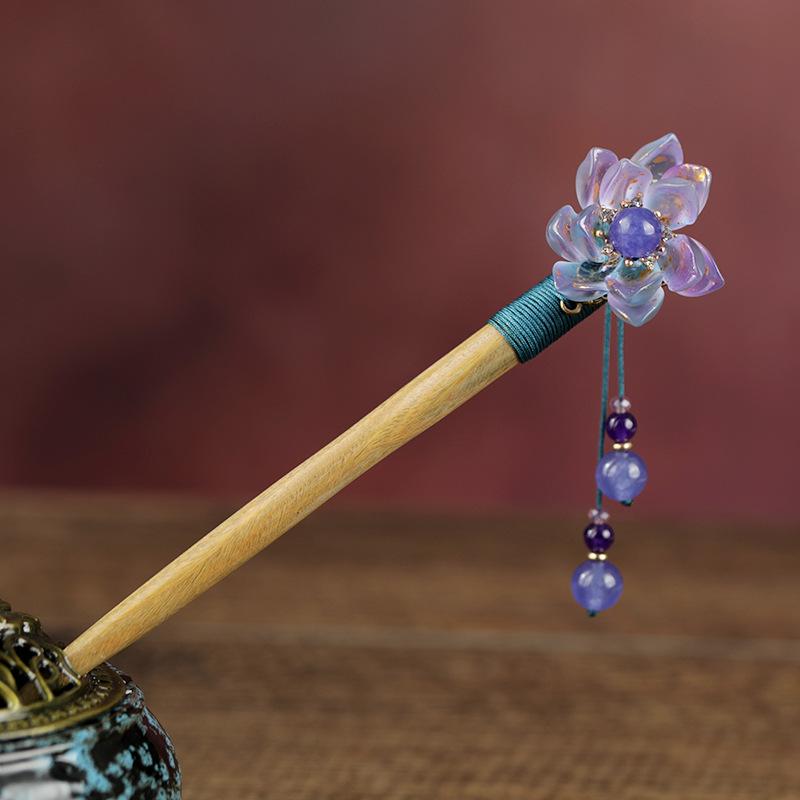 

Natural green sandalwood lotus agate fringed hairpin women s retro temperament disc hairpin Hanfu hairpin headdress