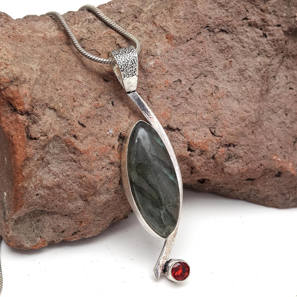 Silver  Gifted Garnet Gemstone Necklace Labradorite Jewelry Handmade