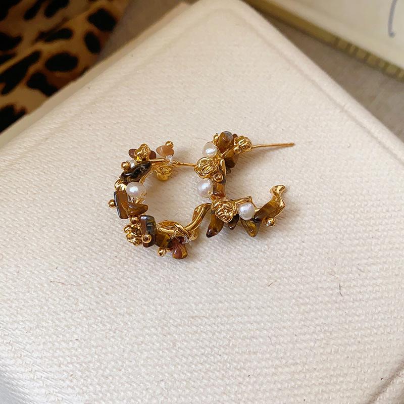 Melanoid Tiger Eye Heart Stud Earrings - Luxurious Fashion Jewelry Design