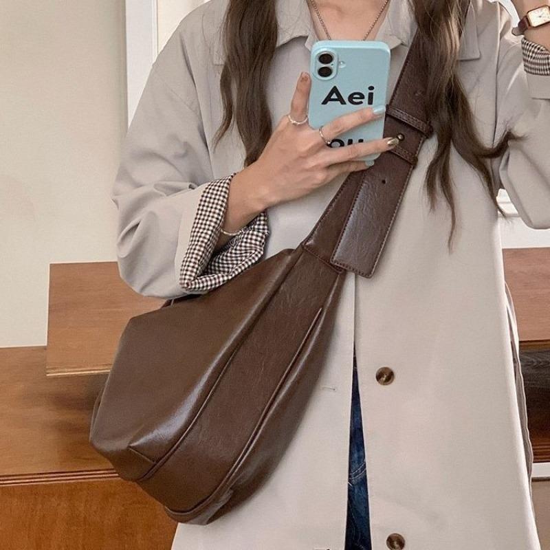 Retro soft surface large capacity black dumpling bag women's large capacity locomotive bag one shoulder crossbody tote bag women's bag
