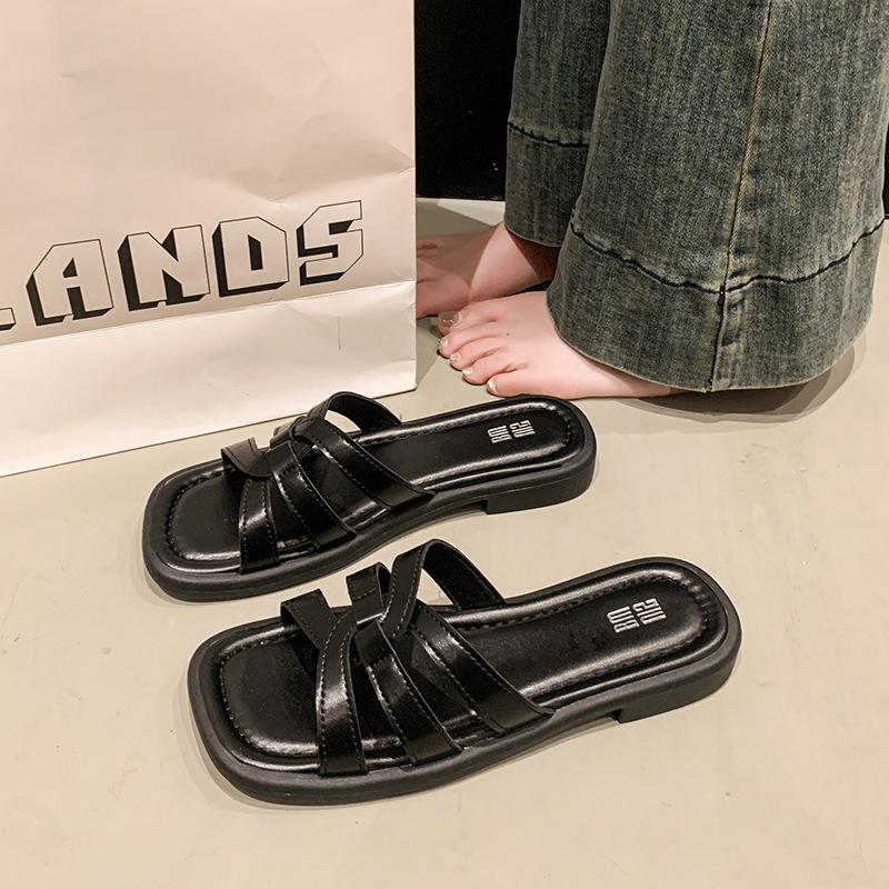 Summer Soft Flat-bottomed Flip-flops Women's Casual Shoes Versatile Flip-flops Beach Slippers