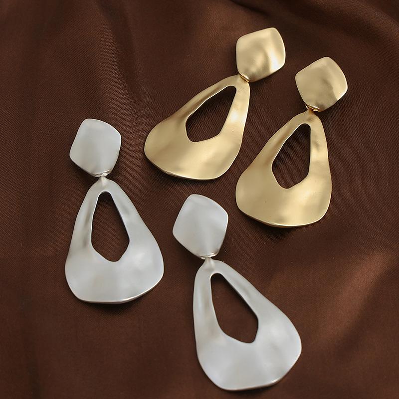 Hyperbole Vintage Matte Gold Irregular Teardrop Long Clip On Earrings for Women Statement Non Pierced Earrings Jewelry
