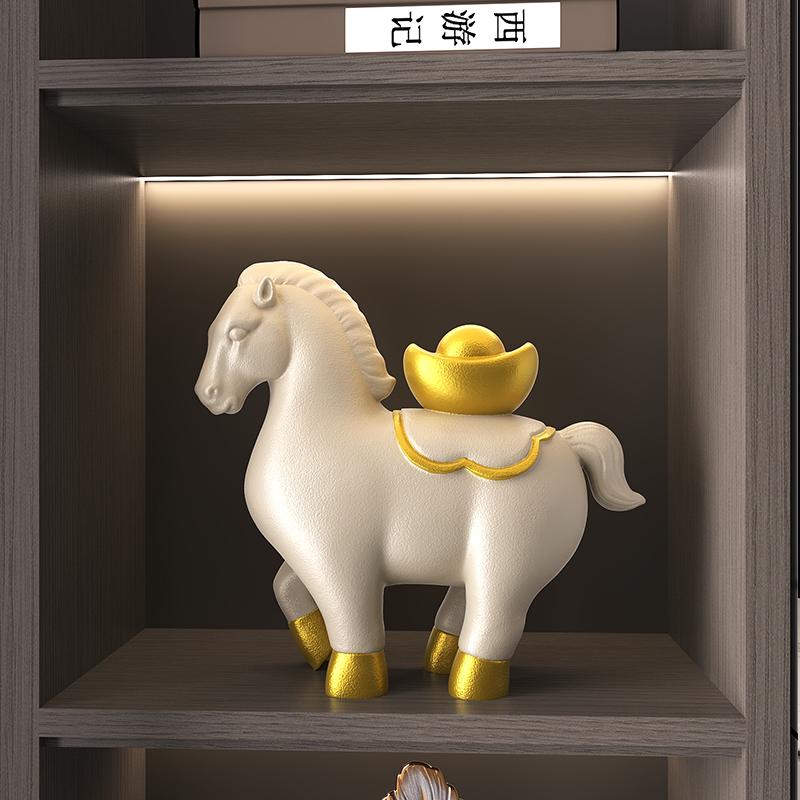 Lucky Figurines Get rich Horse sculpture Entrance Decoration Light luxury home decor Study office home decoration ornaments