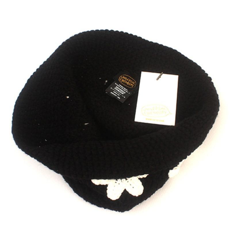 Universal chemistry Flower Black Knit Bucket Hat