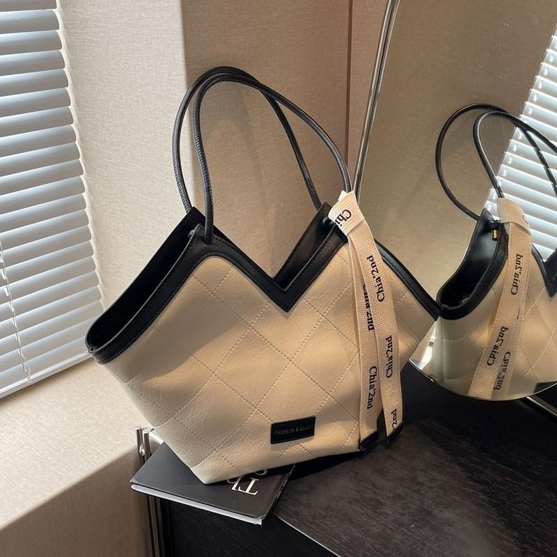 

2023 New Casual Large Bag Korean Style All-match Rhombus Grid Commuter Shoulder Bag Women s Light Luxury Tote Underarm Bag білий