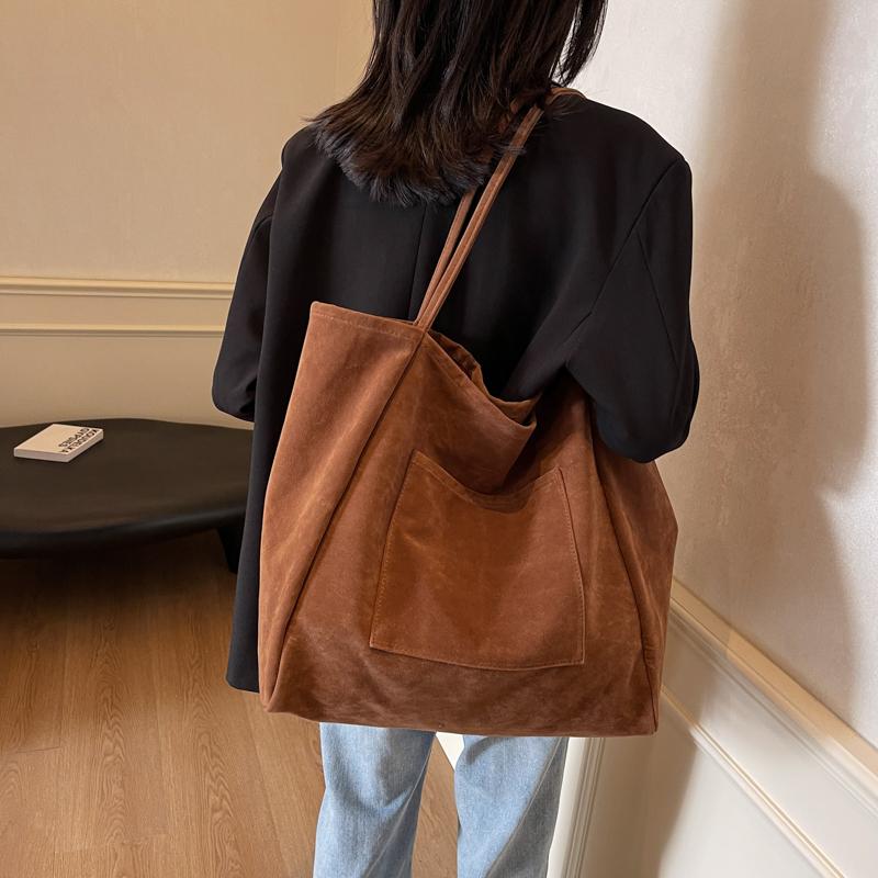 Женская сумка через плечо большой емкости — фото 16