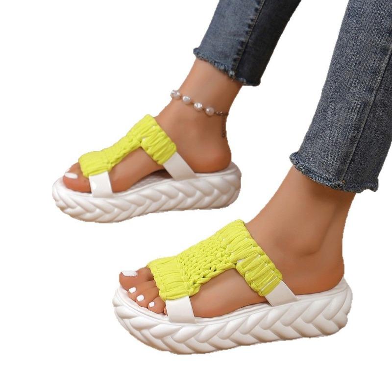 Frühling und Sommer neue Muffin-Absatz Plateau-Sandalen Damenschuhe gewebte Wolle bonbonfarben lässige Damen-Slipper