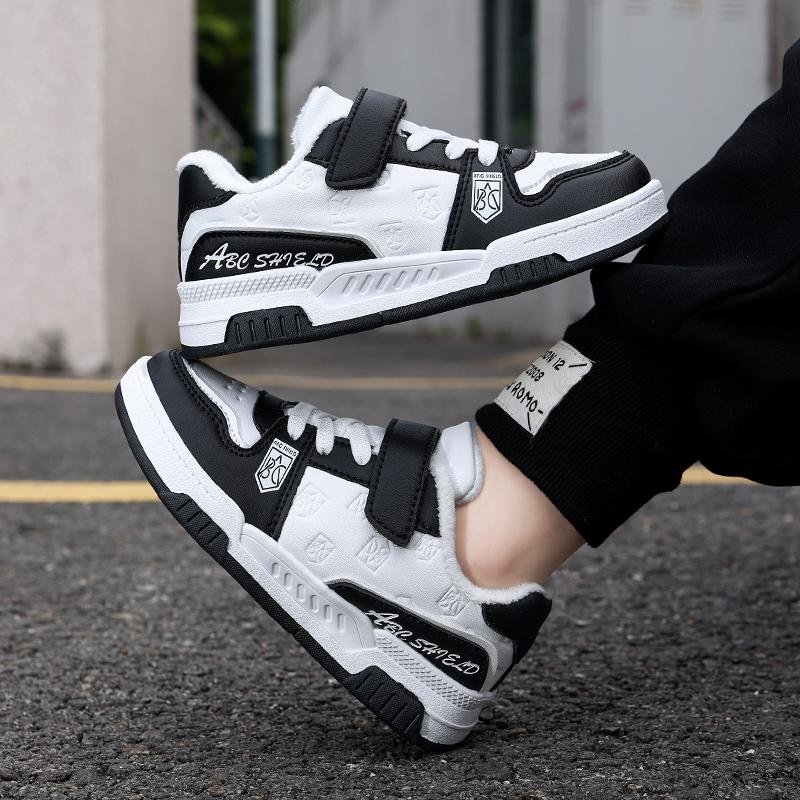 New outdoor shoes, children's running shoes, children's casual walking shoes, winter velvet low top board shoes