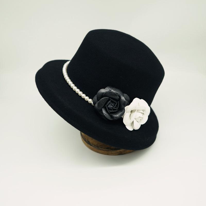 Black And White Camellia Pearl Elegant Celebrity Hepburn Bell Top Hat Women'S Wool Felt Fisherman Basin Hat Retro