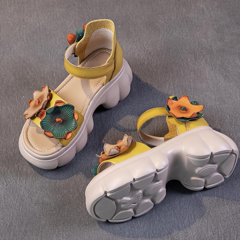 

Первый слой коровьей кожи сандалии для женщин летом 2025 года, новые дышащие полые этнические туфли на толстой подошве-маффине на липучке для женщин 39 жёлтый