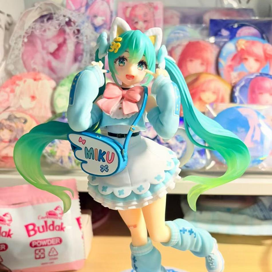 New Hatsune Miku Cat Ear Anime Figure 19cm PVC Action Figure Kawaii Miku Collectible Model Doll Desktop Ornament Gift for Fans