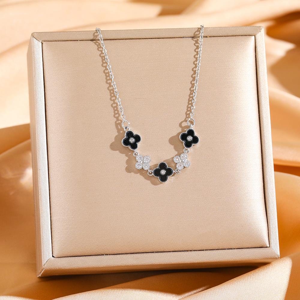 Four-leaf Clover Titanium Steel Necklace Accessible Luxury Classy Sense of Necklace Fashion Design Sense Clavicle Chain Jewelry