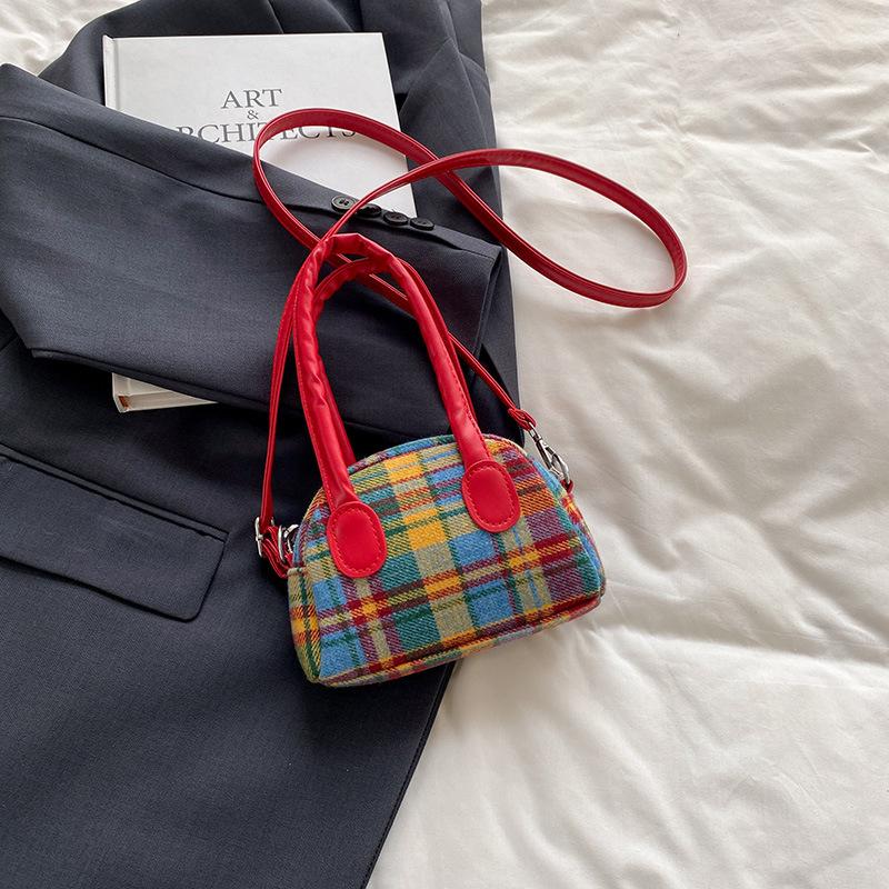 Niche design 2025 spring and summer retro messenger bag plaid portable fashion handbag Korean version texture shoulder bag women