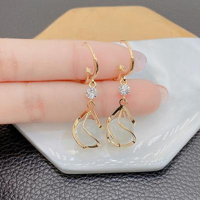 Geometrische baumelnde Ohrringe mit Acrylperlen Tropfenohrringe für Frauen Neue Mode goldene Farbe Metall Schmuck Geschenk