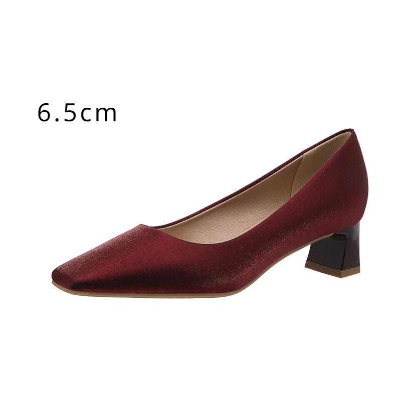 Französische Satin-High-Heels, dicke Absätze im Feenstil, rote Hochzeitsschuhe, kleine Temperamentschuhe mit quadratischer Spitze