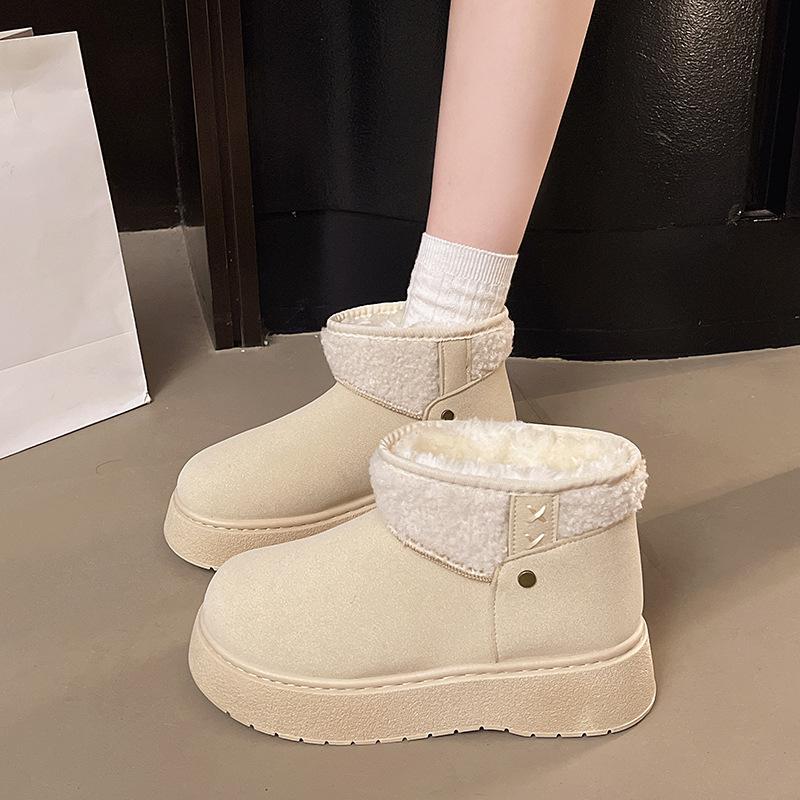 Women in Plus-size Platform Snow Boots 2025 Winter Short-cut Snow Cotton Fleece and Thickened Cotton Shoes for Women Wearing Cotton Shoes