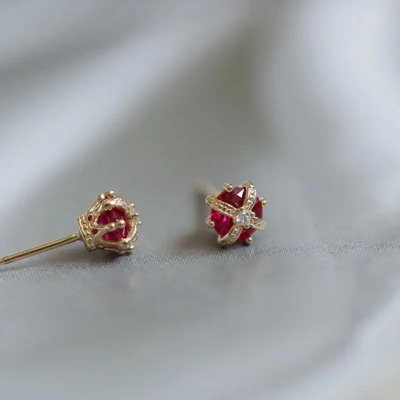

New in product gold color inlaid red gemstone three-dimensional crown earrings noble luxury palace style jewelry accessories