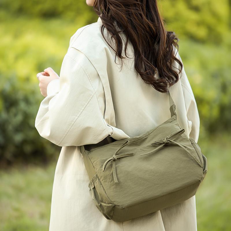 Simplified Nylon Knot Underarm Commuter Bag Women's Crossbody Bag Large Capaci Trendy Tote Bag