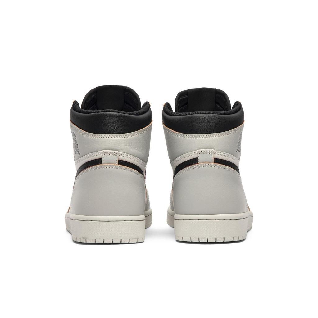 Air Jordan 1 Retro High SB 'NYC to Paris' (Unisex) Light Bone / Crimson Tint-Hyper Pink-Black Vintage Basketball Shoes CD6578 006