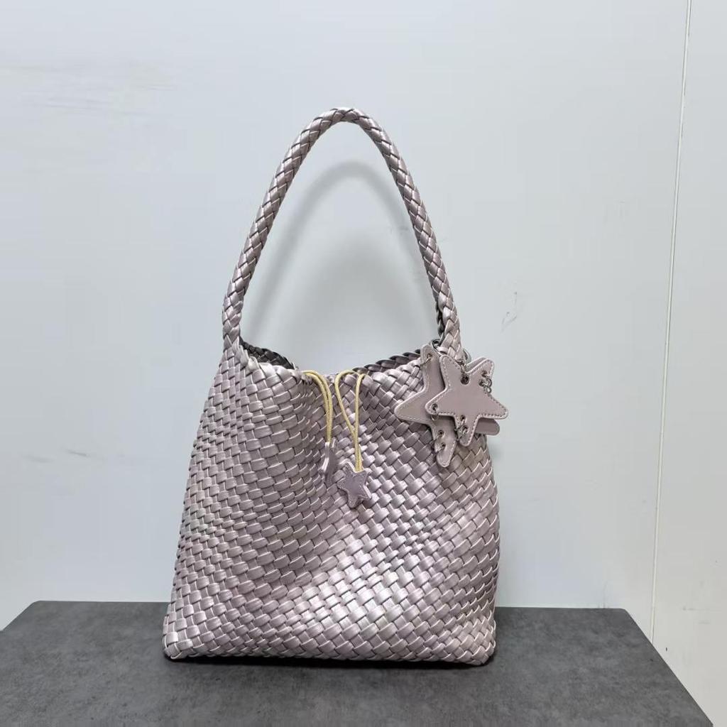 Pearl White Hand-Woven Tote Bag - Large Capacity Commuter Shoulder Bag for Women, Relaxed Feel, Elegant Design