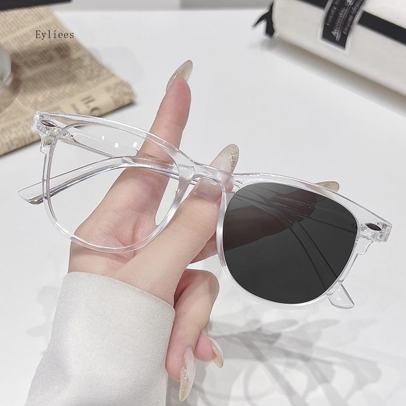 

Photochromic Blue Light Glasses - Auto Tinting for Indoor/Outdoor Anti Glare HD Vision Unisex Eyewear Eye Glasses for Men